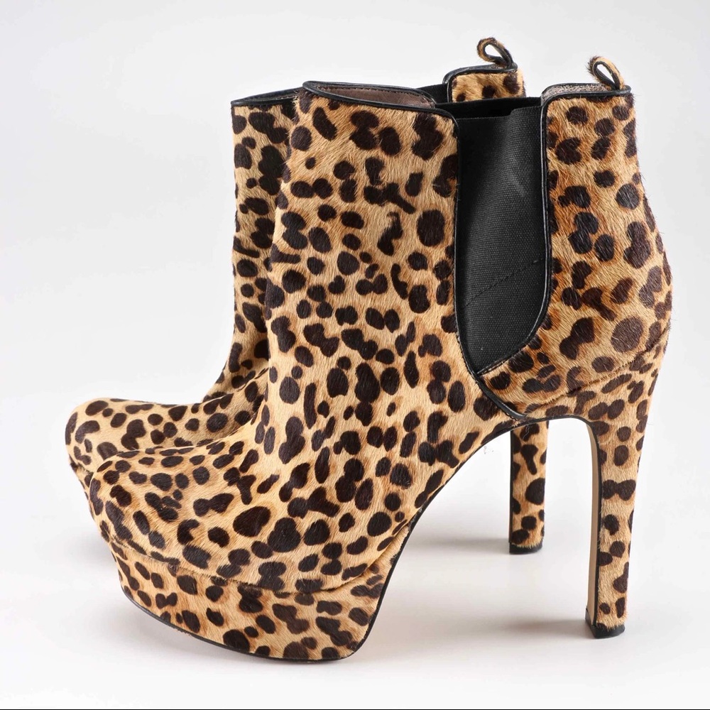 Vince Camuto Baileys boot 9.5 Cheetah print